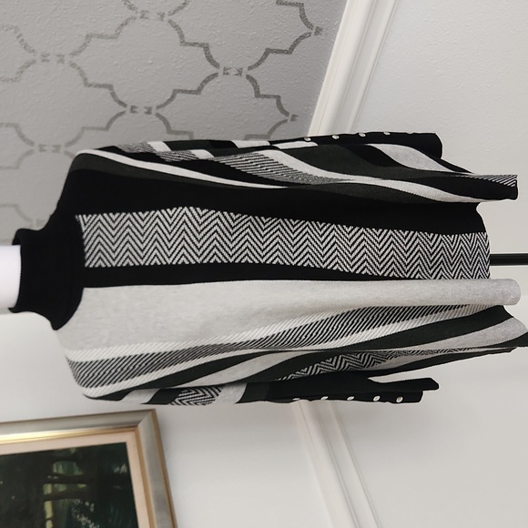 Joseph A Sweaters - Joseph A Black and Gray Turtleneck Batwing‎ Sweater with Textured Stripes Size M